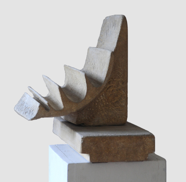 Nino Cassani, Forma in espansione, 2005, Pietra di Vicenza, 35x30x34 cm